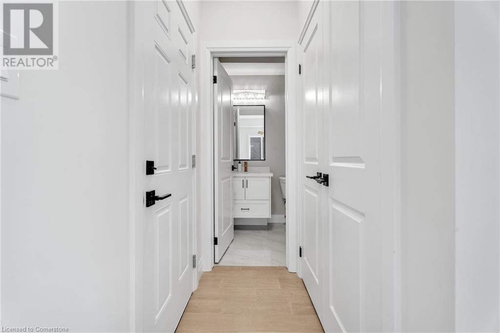 447 A Stone Church Road W, Hamilton, Ontario  L9B 1R7 - Photo 8 - 40688174