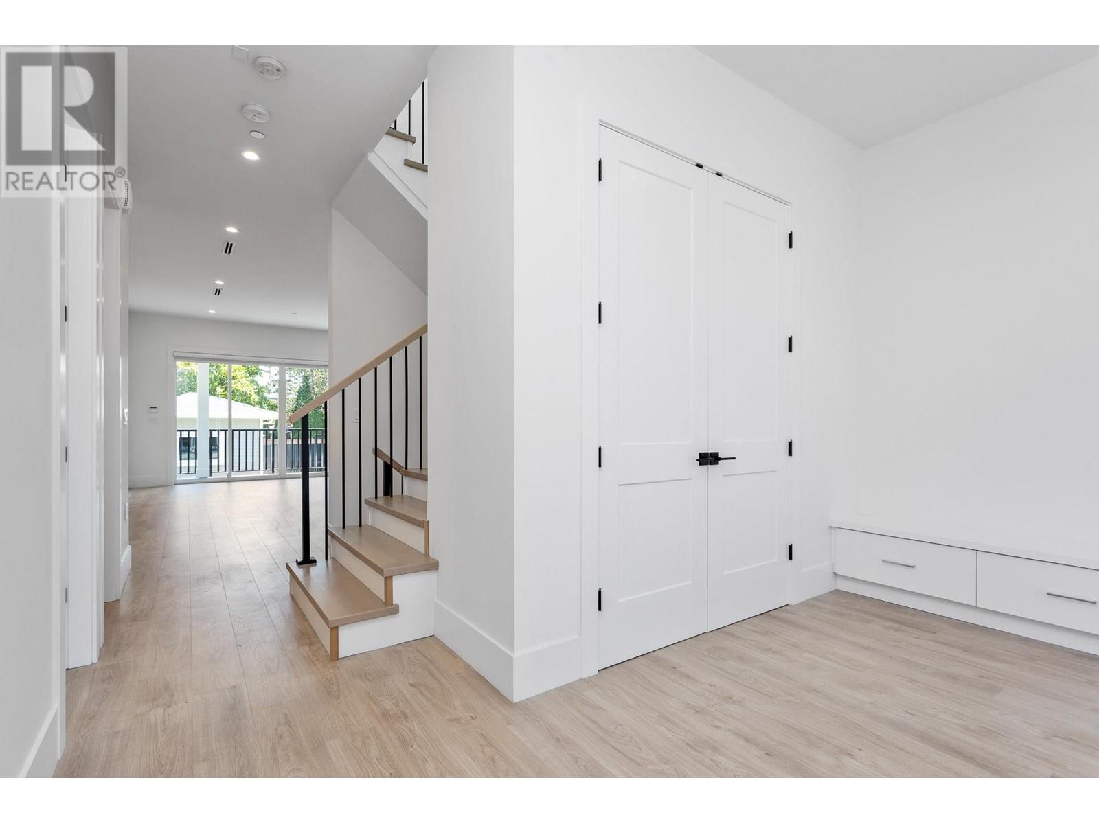 3548 Oxford Street, Port Coquitlam, British Columbia  V3B 4E4 - Photo 4 - R2953338