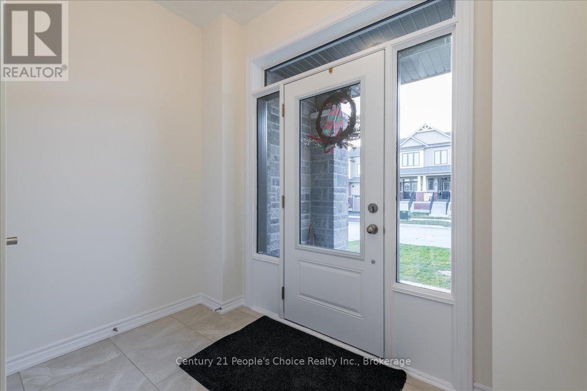 6 Prudhoe Terrace, Barrie, Ontario  L9S 2Z8 - Photo 2 - S11911487