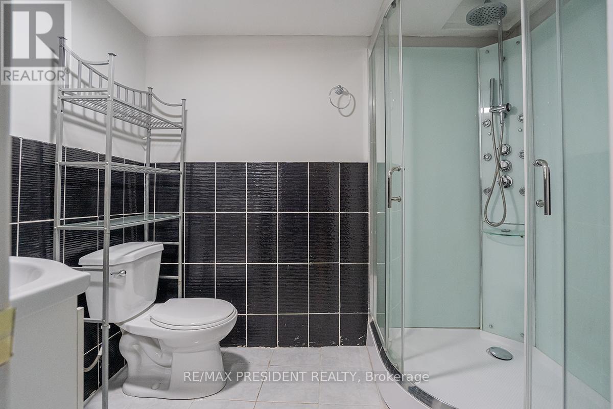 5880 Chorley Place, Mississauga, Ontario  L5M 5L7 - Photo 30 - W11911357