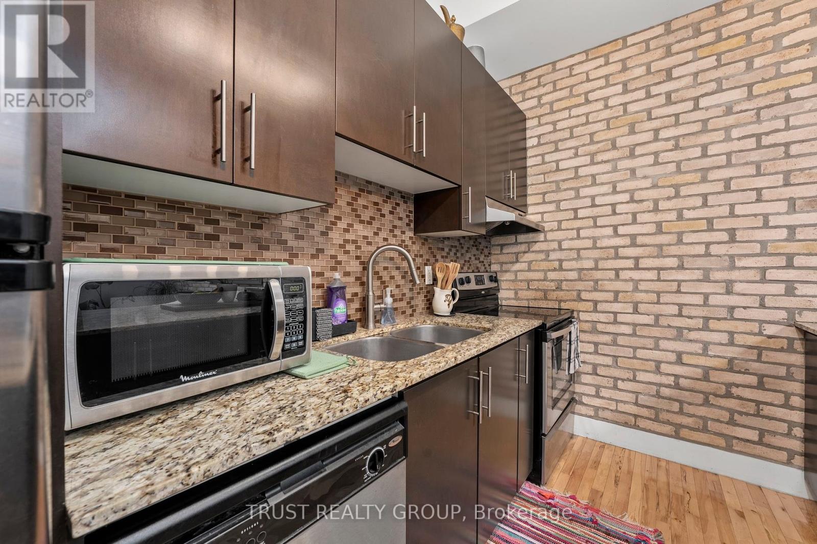 203 - 99 Chandos Avenue, Toronto, Ontario  M6H 2E7 - Photo 7 - W11911409
