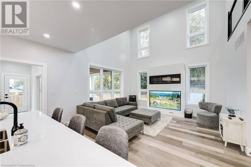 647 Devonshire Avenue, Woodstock, Ontario  N4S 5P9 - Photo 10 - 40688505