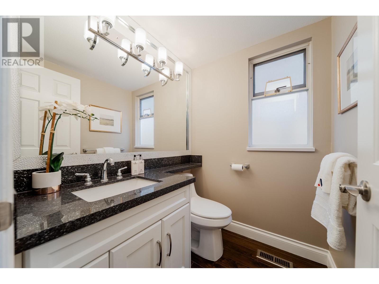 Listing Picture 23 of 40 : 11651 4TH AVENUE, Richmond / 烈治文 - 魯藝地產 Yvonne Lu Group - MLS Medallion Club Member
