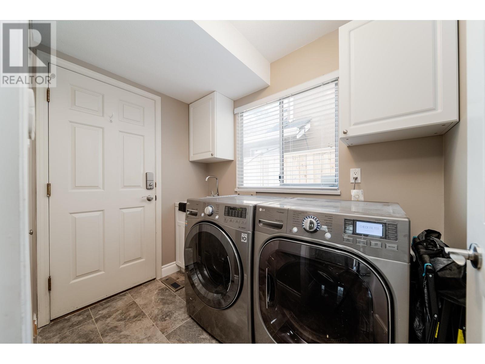 Listing Picture 31 of 40 : 11651 4TH AVENUE, Richmond / 烈治文 - 魯藝地產 Yvonne Lu Group - MLS Medallion Club Member