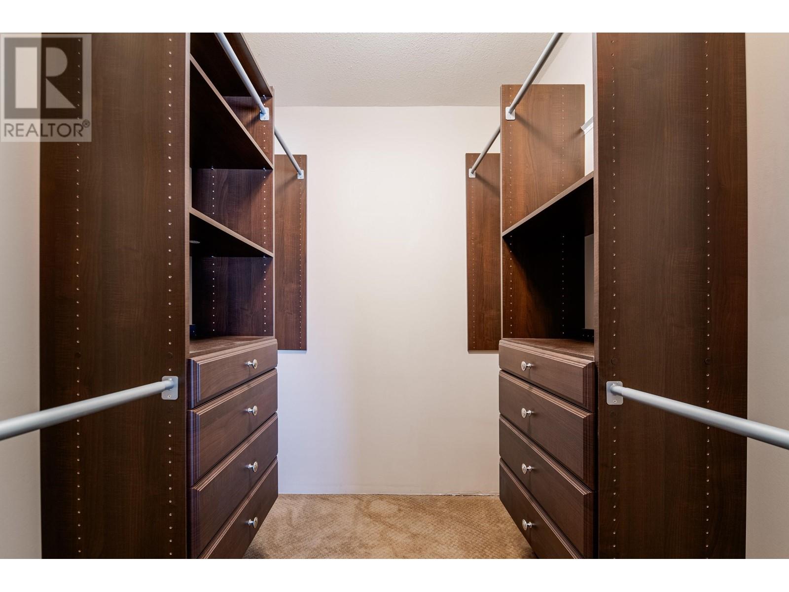 Listing Picture 19 of 40 : 11651 4TH AVENUE, Richmond / 烈治文 - 魯藝地產 Yvonne Lu Group - MLS Medallion Club Member