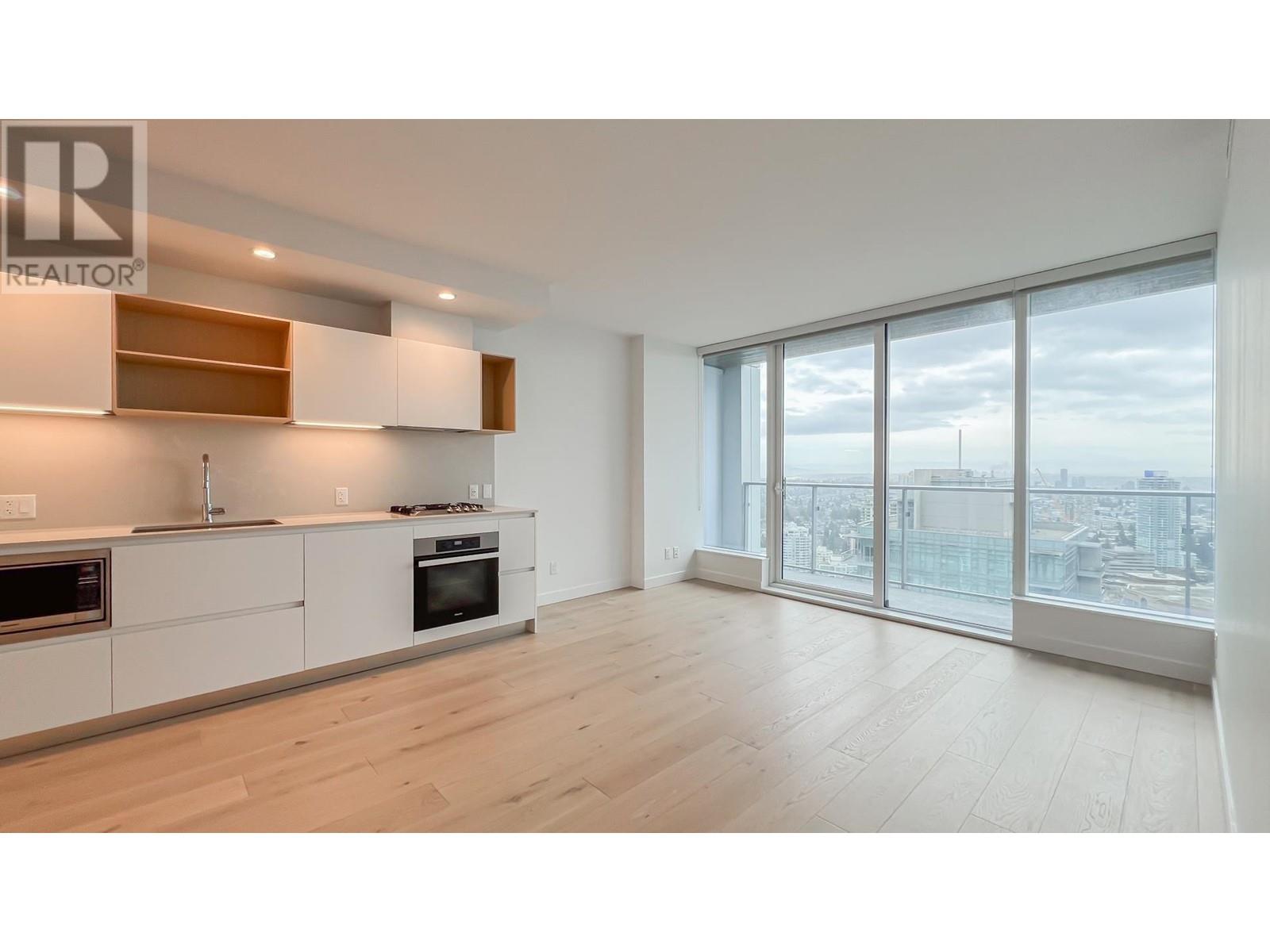 Listing Picture 3 of 27 : 3909 6000 MCKAY AVENUE, Burnaby / 本拿比 - 魯藝地產 Yvonne Lu Group - MLS Medallion Club Member