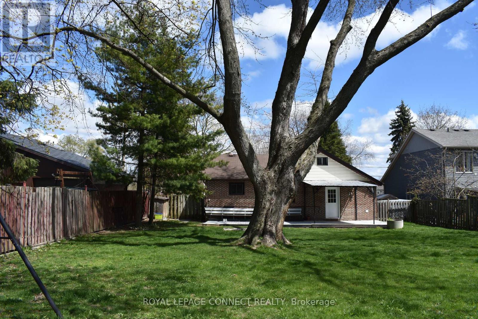612 Marksbury Road S, Pickering (West Shore), Ontario  L1W 2S8 - Photo 2 - E11911560