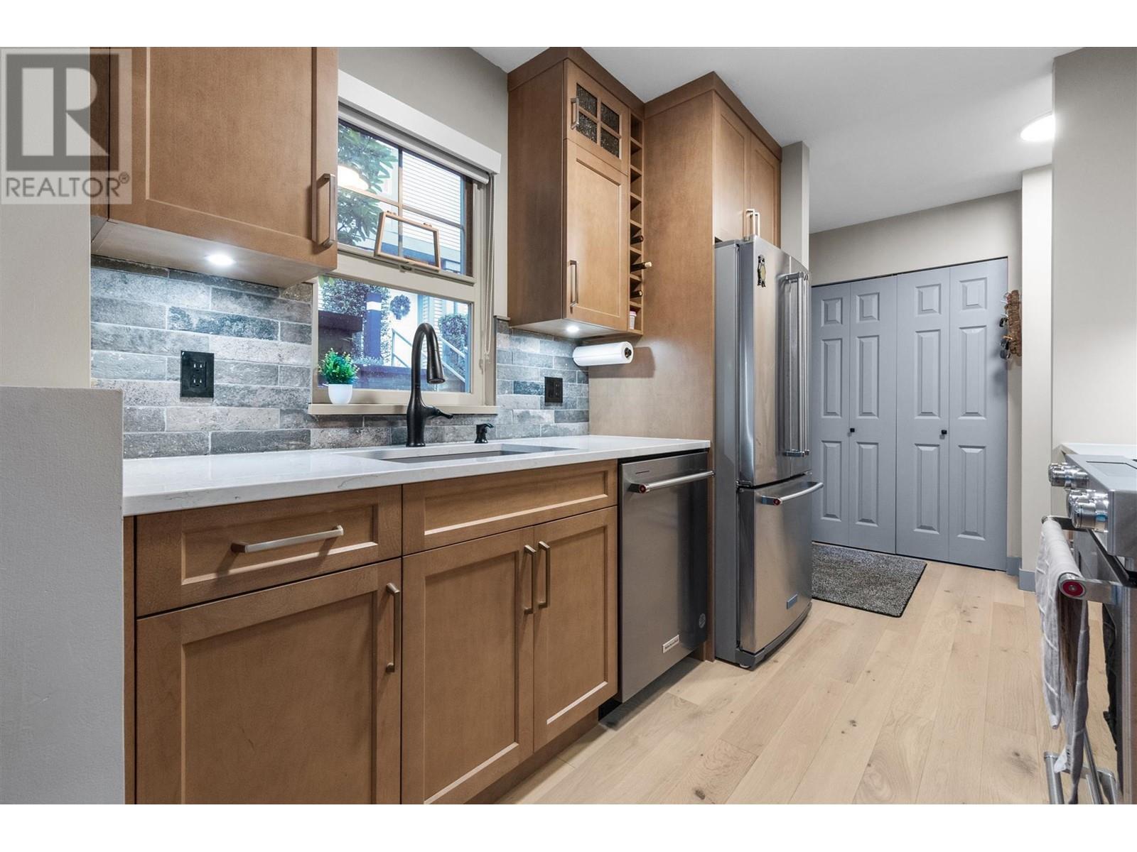 3 65 Foxwood Drive, Port Moody, British Columbia V3H 4Z5 - Photo 2 - R2953394