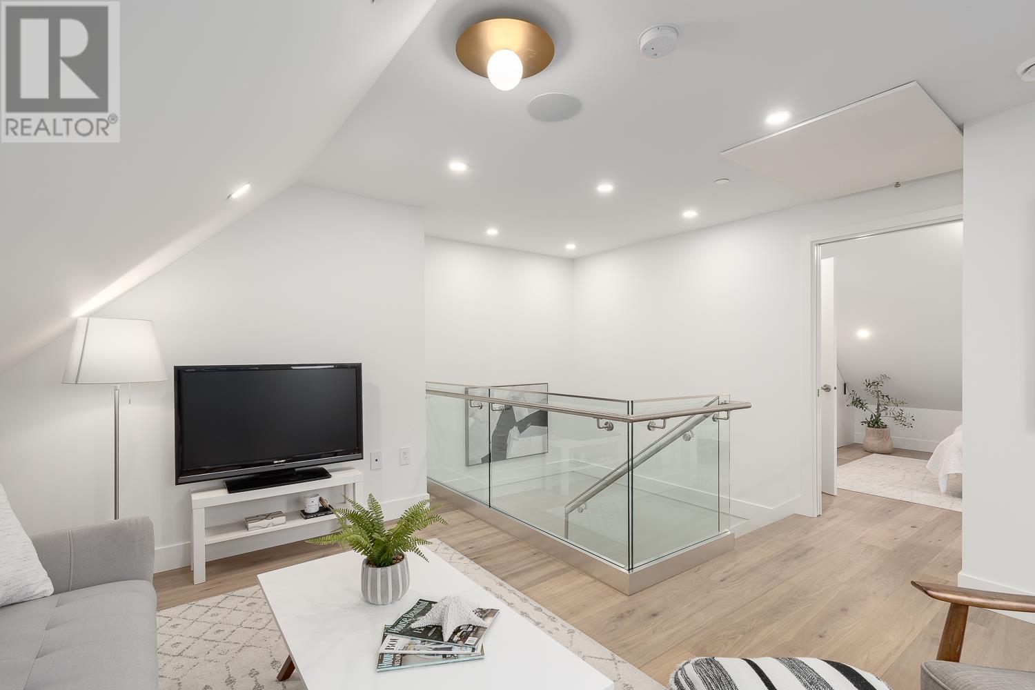 Listing Picture 25 of 37 : 3 356 W 15TH AVENUE, Vancouver / 溫哥華 - 魯藝地產 Yvonne Lu Group - MLS Medallion Club Member