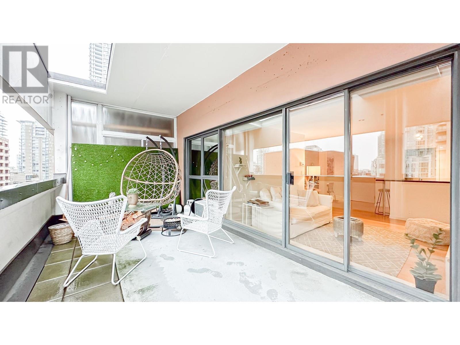 Listing Picture 14 of 24 : PH4 1177 HORNBY STREET, Vancouver / 溫哥華 - 魯藝地產 Yvonne Lu Group - MLS Medallion Club Member