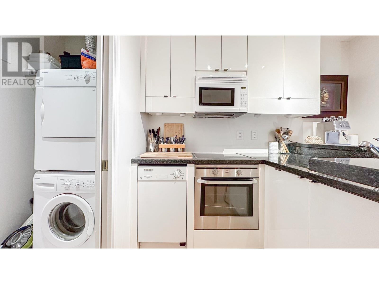 Listing Picture 4 of 24 : PH4 1177 HORNBY STREET, Vancouver / 溫哥華 - 魯藝地產 Yvonne Lu Group - MLS Medallion Club Member