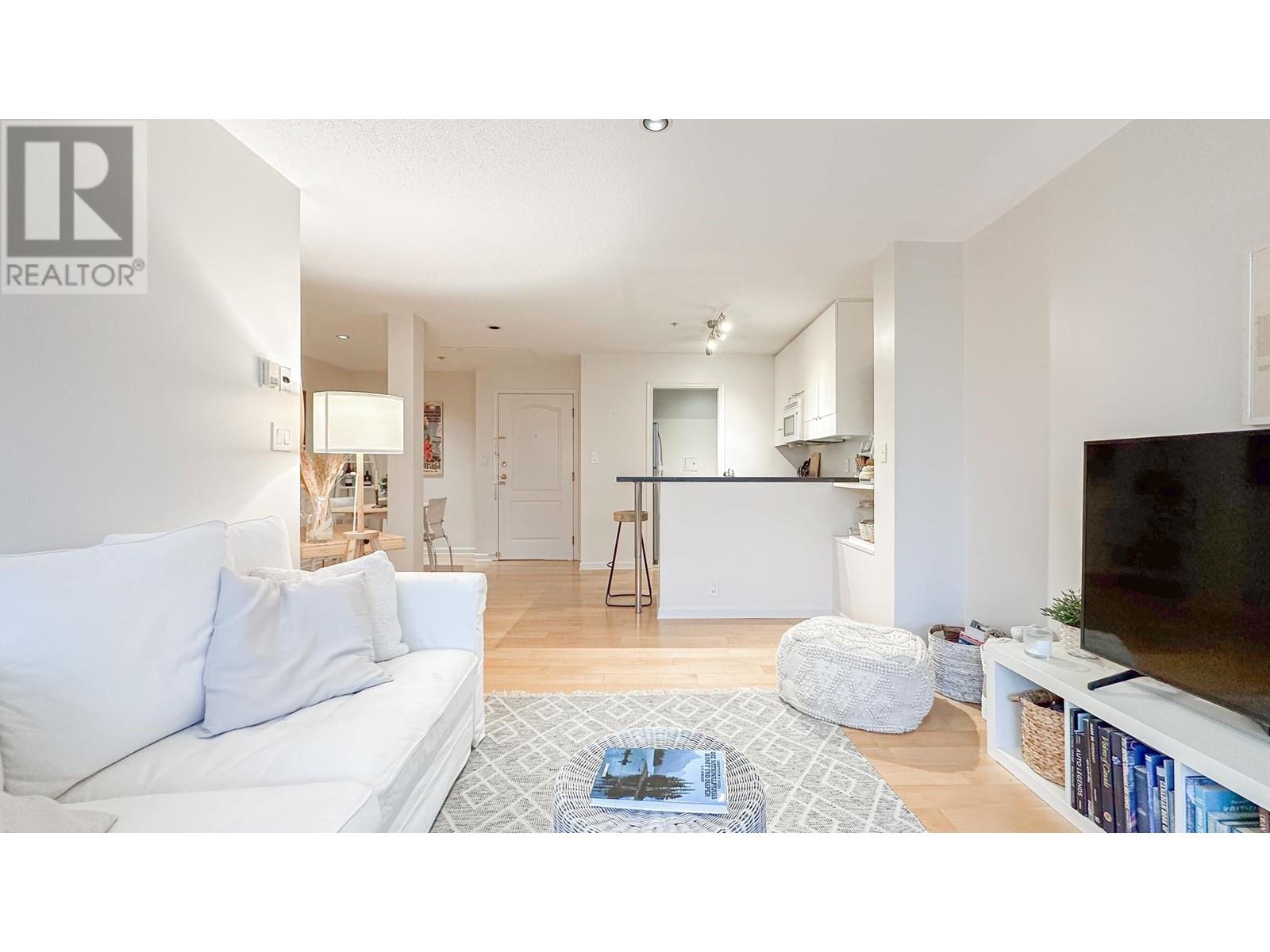 Listing Picture 8 of 24 : PH4 1177 HORNBY STREET, Vancouver / 溫哥華 - 魯藝地產 Yvonne Lu Group - MLS Medallion Club Member