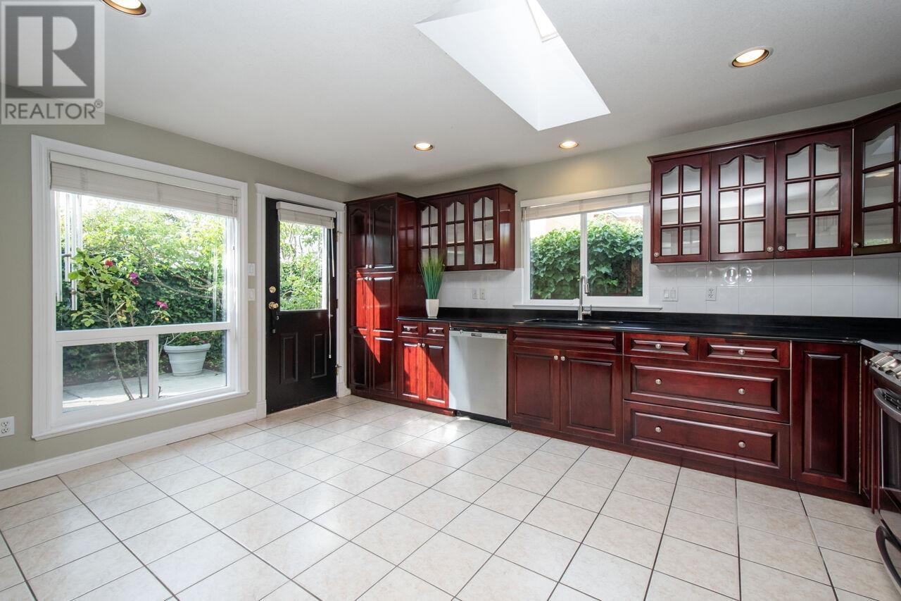 6890 Cedar Rose Court, Burnaby, British Columbia V5J 5J7 - Photo 13 - R2953414