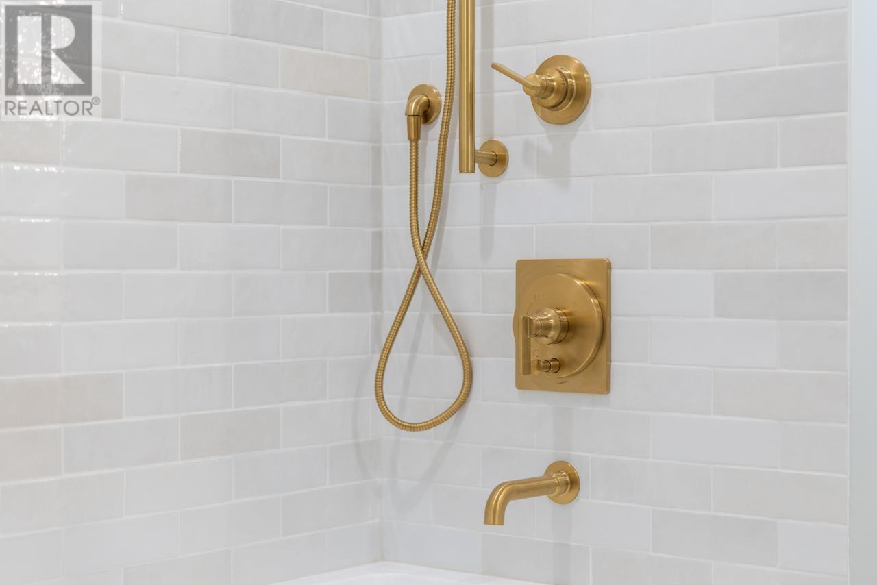 Listing Picture 23 of 33 : 2991 YUKON STREET, Vancouver / 溫哥華 - 魯藝地產 Yvonne Lu Group - MLS Medallion Club Member