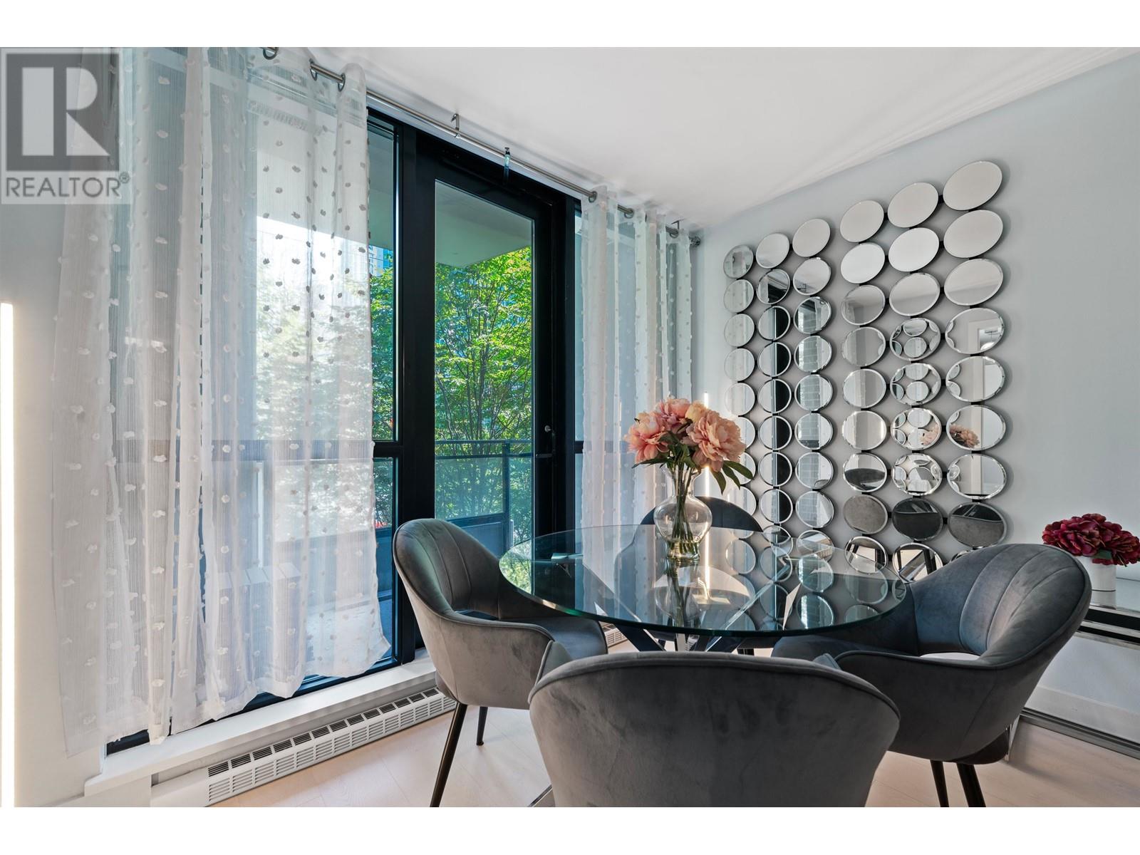 Listing Picture 13 of 34 : 410 909 MAINLAND STREET, Vancouver / 溫哥華 - 魯藝地產 Yvonne Lu Group - MLS Medallion Club Member