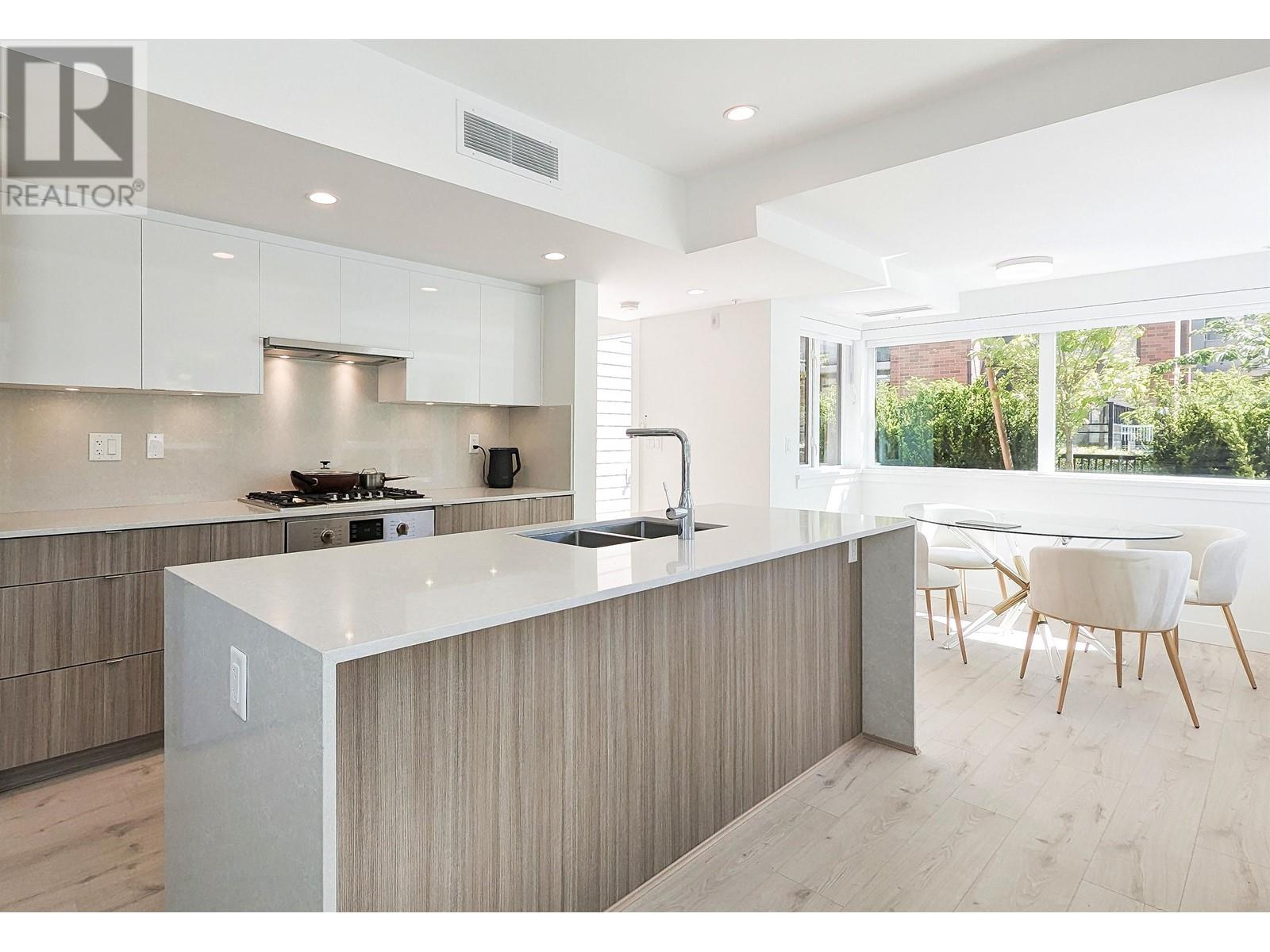 Listing Picture 8 of 21 : 1 8428 PARK ROAD, Richmond / 烈治文 - 魯藝地產 Yvonne Lu Group - MLS Medallion Club Member