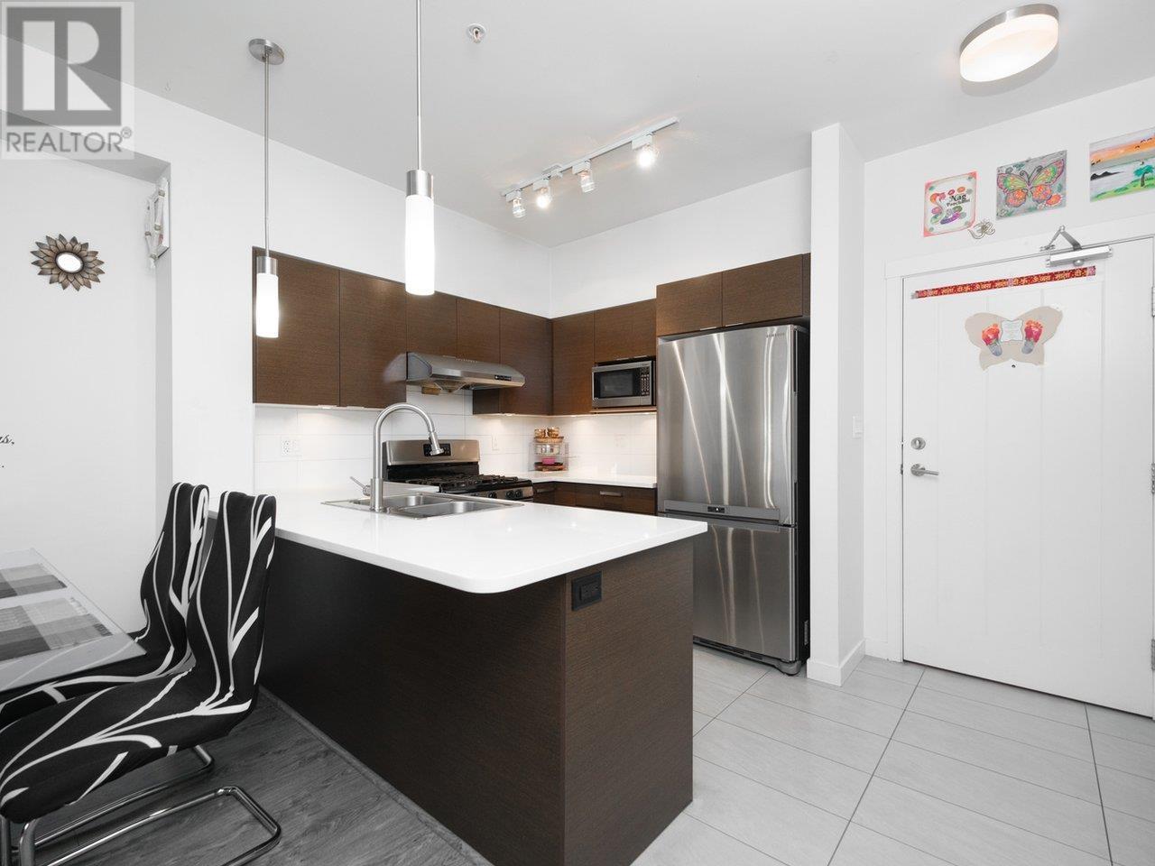 Listing Picture 9 of 22 : 205 10880 NO. 5 ROAD, Richmond / 烈治文 - 魯藝地產 Yvonne Lu Group - MLS Medallion Club Member