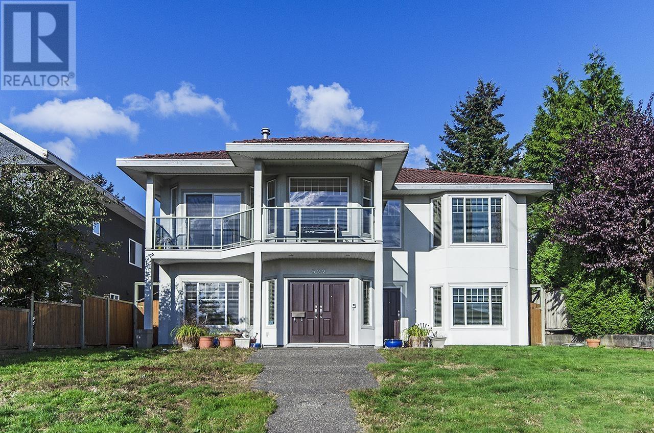 522 E 4th Street, North Vancouver, British Columbia  V7L 1J6 - Photo 2 - R2953424
