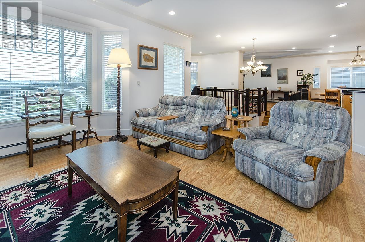 522 E 4th Street, North Vancouver, British Columbia  V7L 1J6 - Photo 5 - R2953424