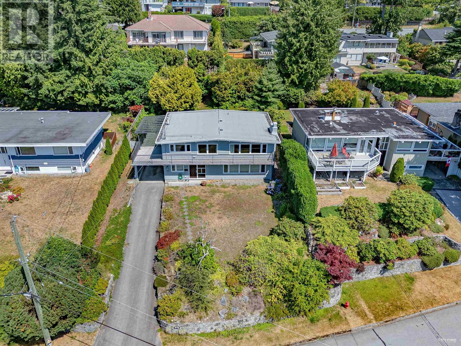 Property at 472 CRESTWOOD AVENUE image 2