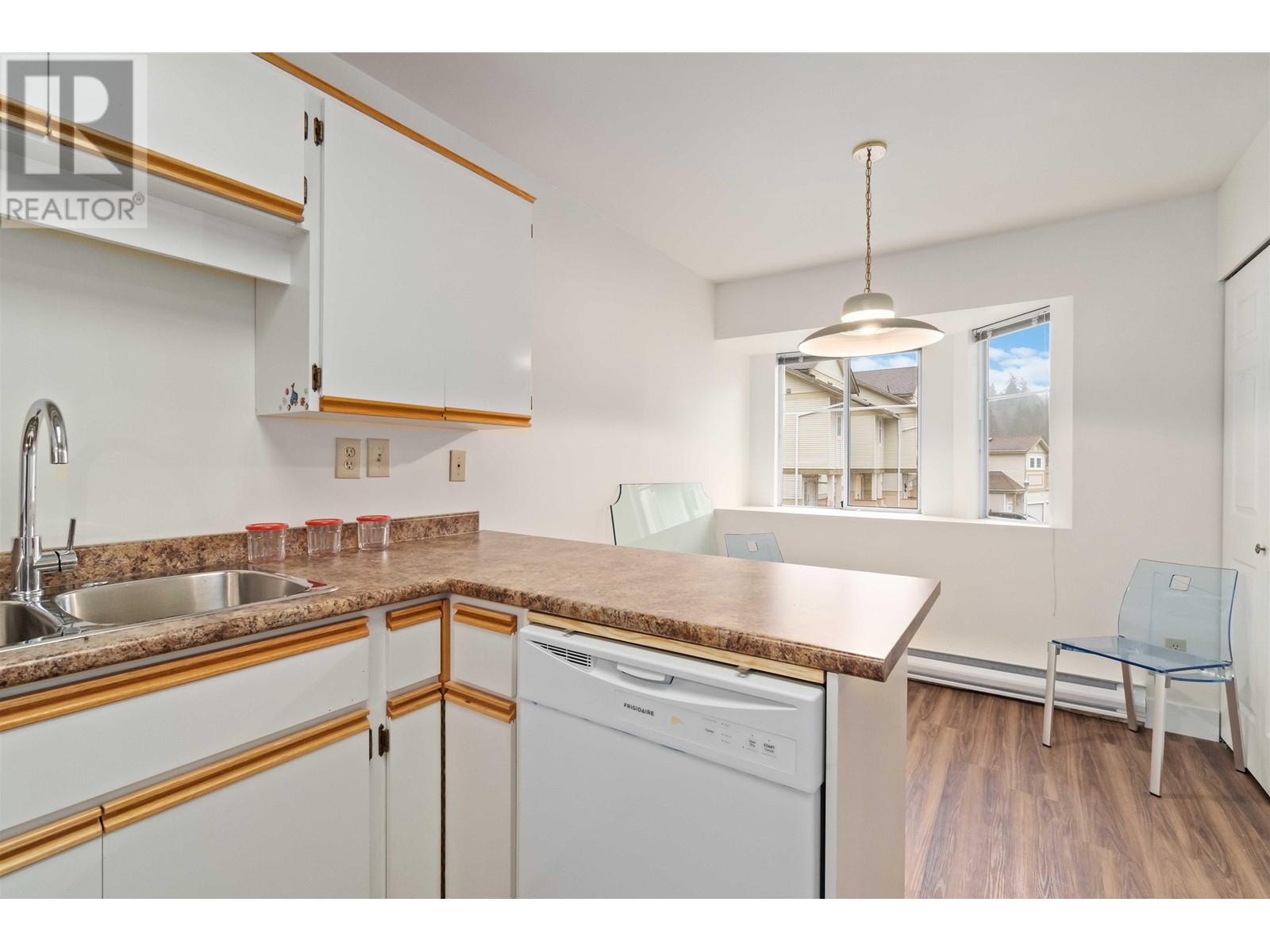 4 1318 Brunette Avenue, Coquitlam, British Columbia  V3K 6R1 - Photo 6 - R2953445