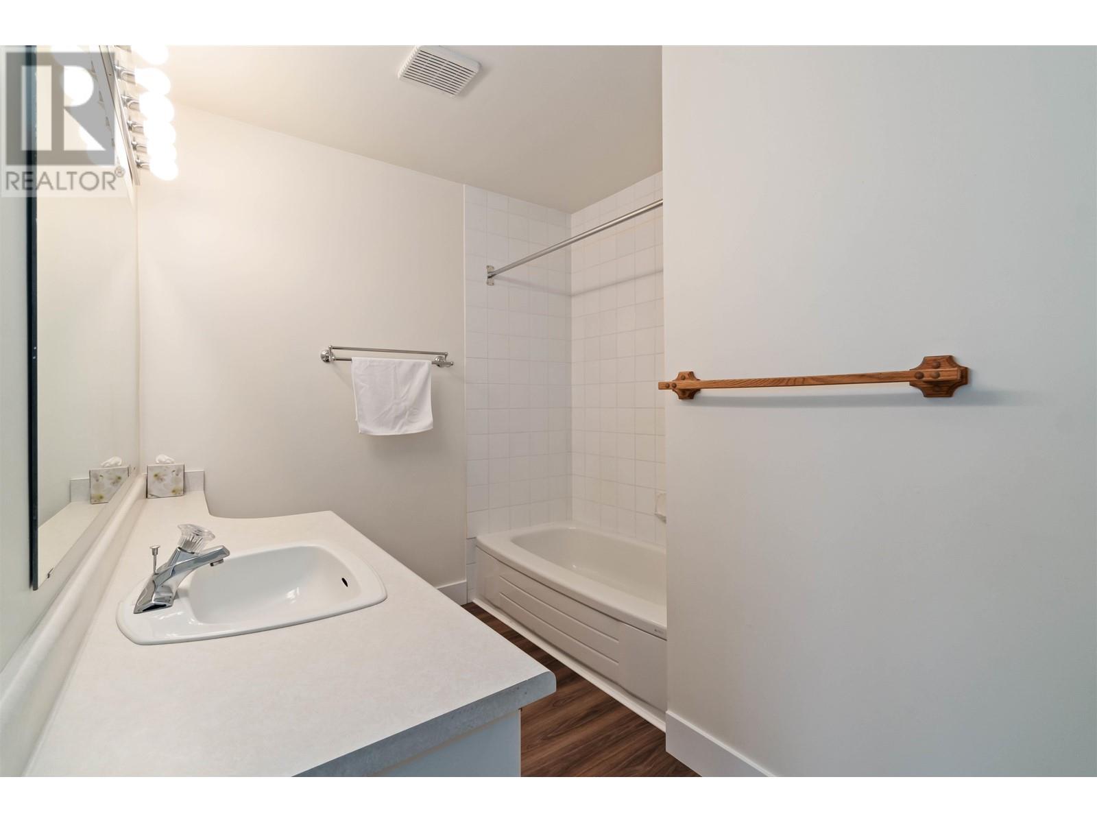 4 1318 Brunette Avenue, Coquitlam, British Columbia  V3K 6R1 - Photo 13 - R2953445