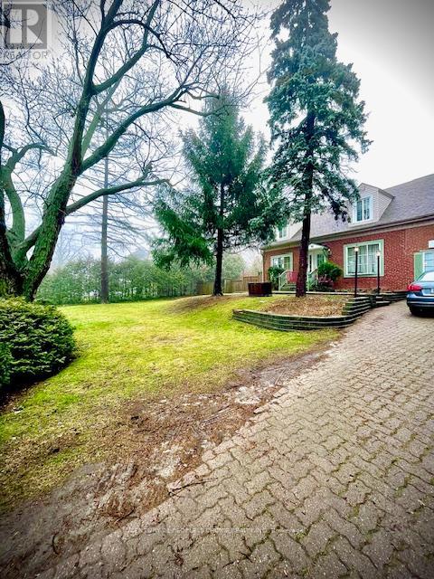 Property at 16 BELLEHAVEN CRESCENT image 4