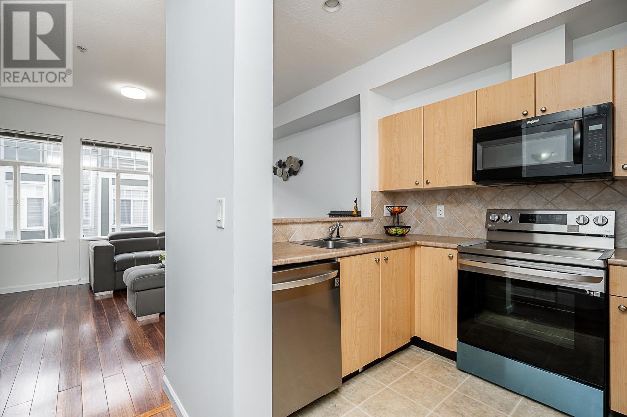 62 1010 Ewen Avenue, New Westminster, British Columbia V3M 5C9 - Photo 8 - R2953175