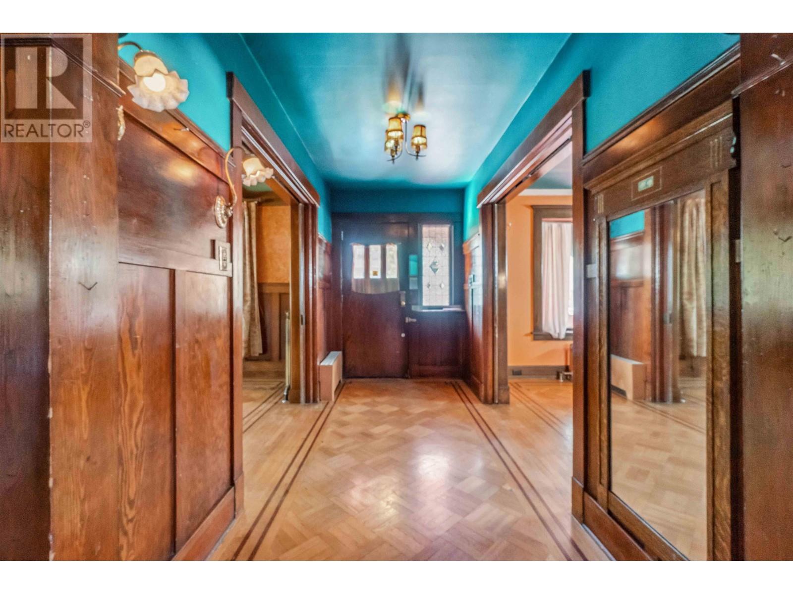 Listing Picture 5 of 40 : 2011 W 48TH AVENUE, Vancouver / 溫哥華 - 魯藝地產 Yvonne Lu Group - MLS Medallion Club Member