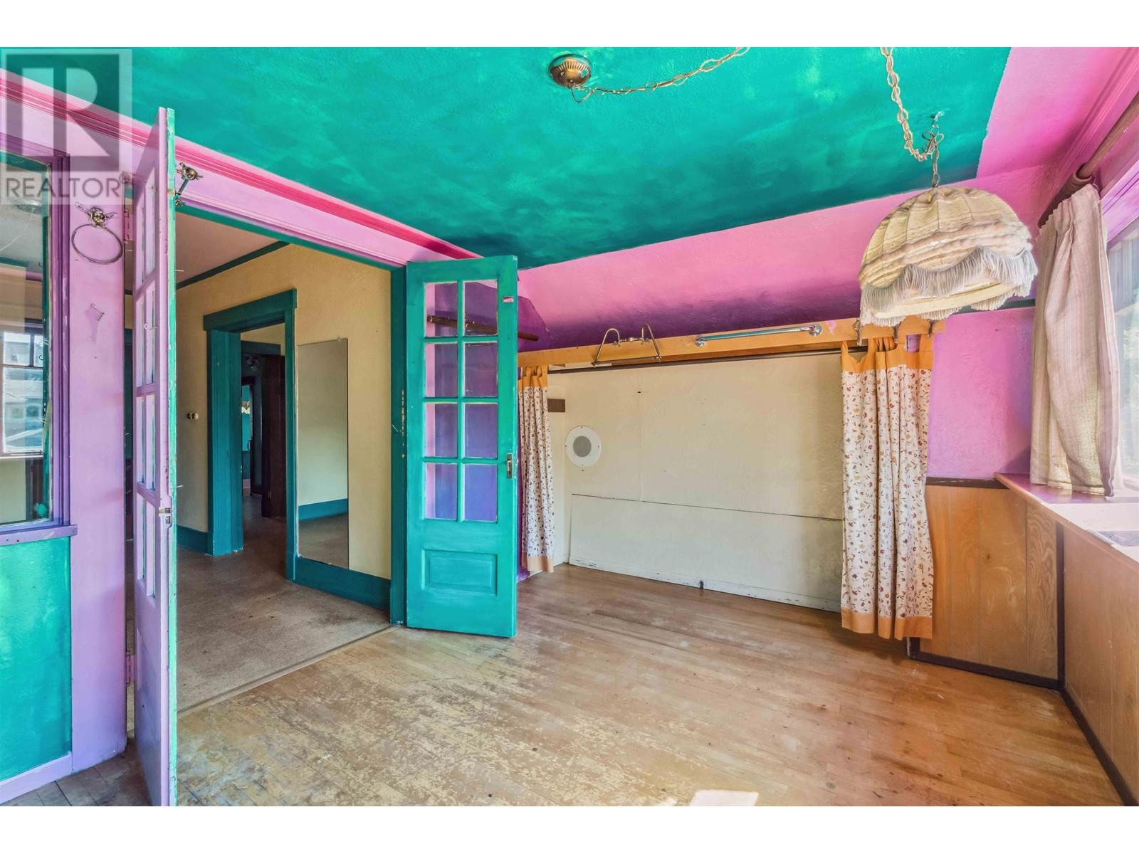 Listing Picture 33 of 40 : 2011 W 48TH AVENUE, Vancouver / 溫哥華 - 魯藝地產 Yvonne Lu Group - MLS Medallion Club Member