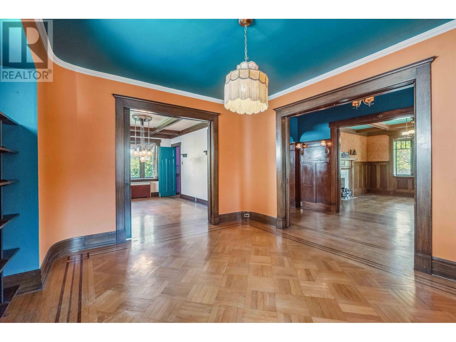 Listing Picture 11 of 40 : 2011 W 48TH AVENUE, Vancouver / 溫哥華 - 魯藝地產 Yvonne Lu Group - MLS Medallion Club Member