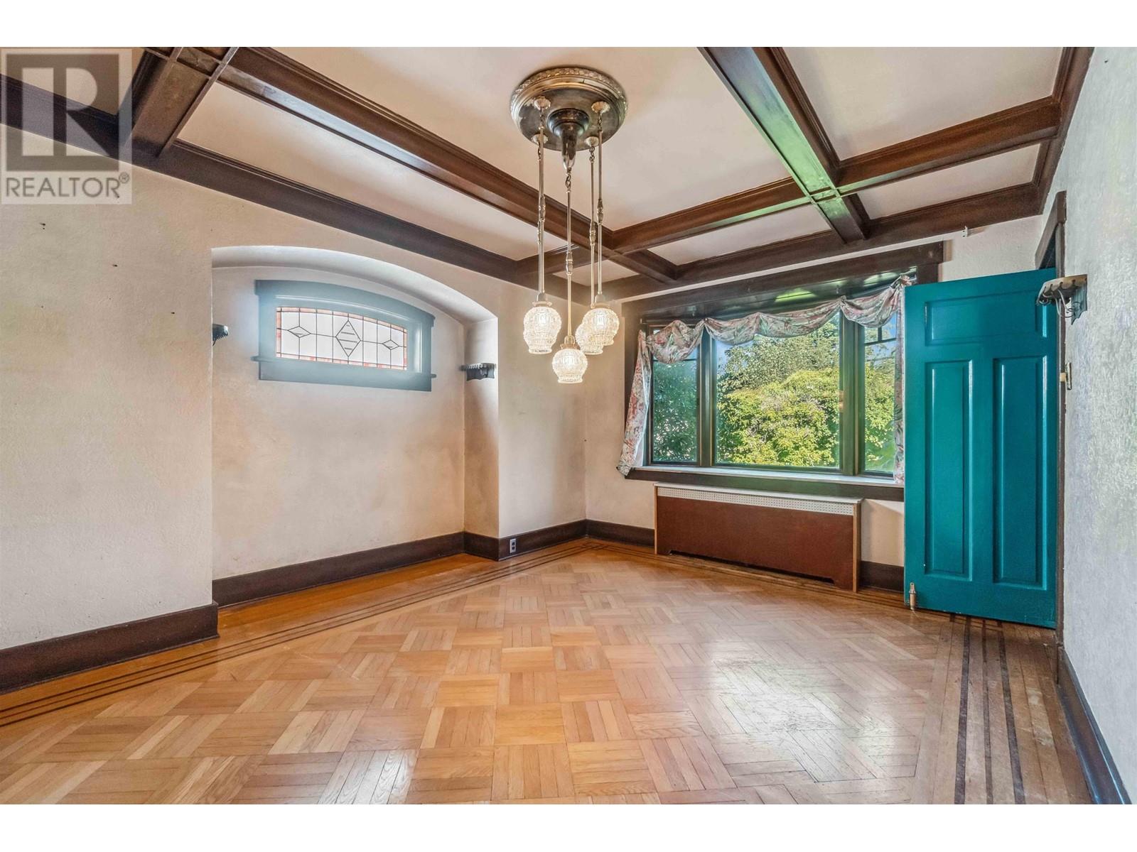 Listing Picture 14 of 40 : 2011 W 48TH AVENUE, Vancouver / 溫哥華 - 魯藝地產 Yvonne Lu Group - MLS Medallion Club Member