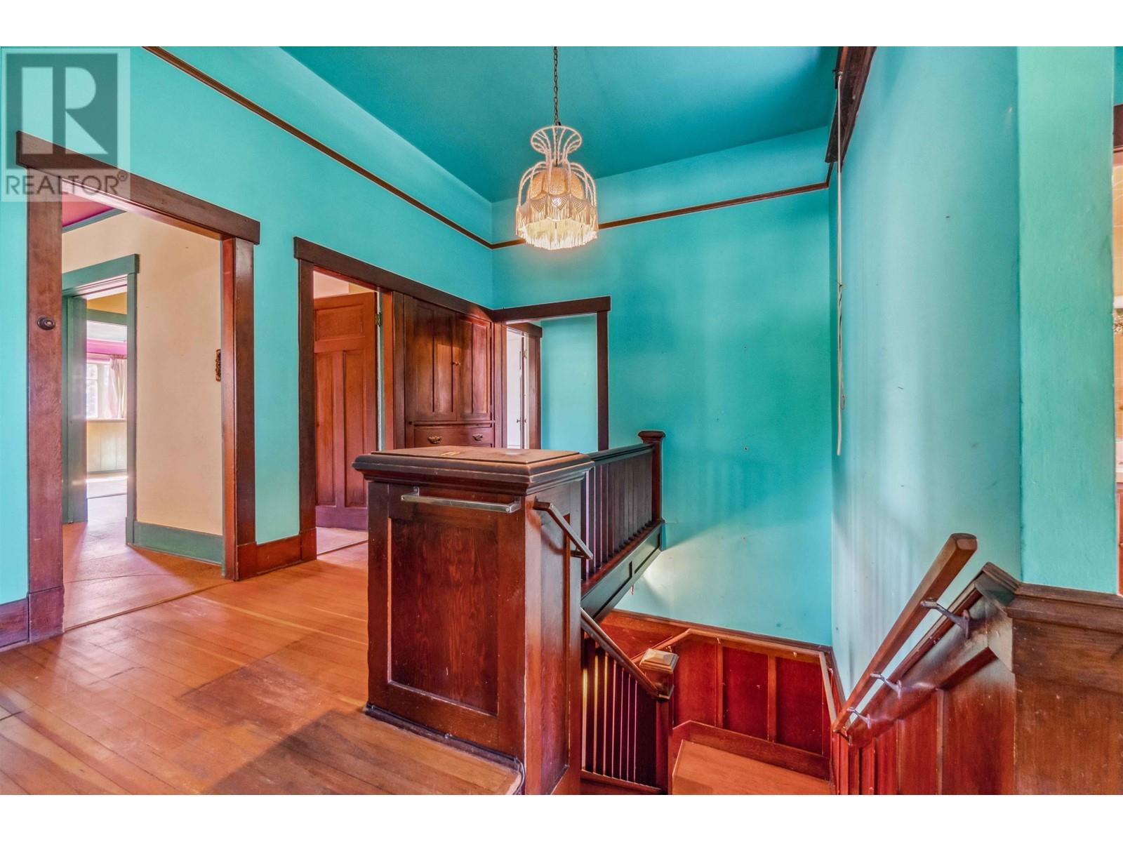 Listing Picture 28 of 40 : 2011 W 48TH AVENUE, Vancouver / 溫哥華 - 魯藝地產 Yvonne Lu Group - MLS Medallion Club Member