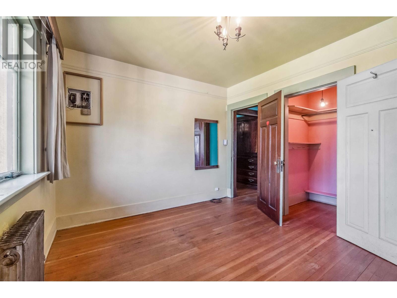 Listing Picture 36 of 40 : 2011 W 48TH AVENUE, Vancouver / 溫哥華 - 魯藝地產 Yvonne Lu Group - MLS Medallion Club Member