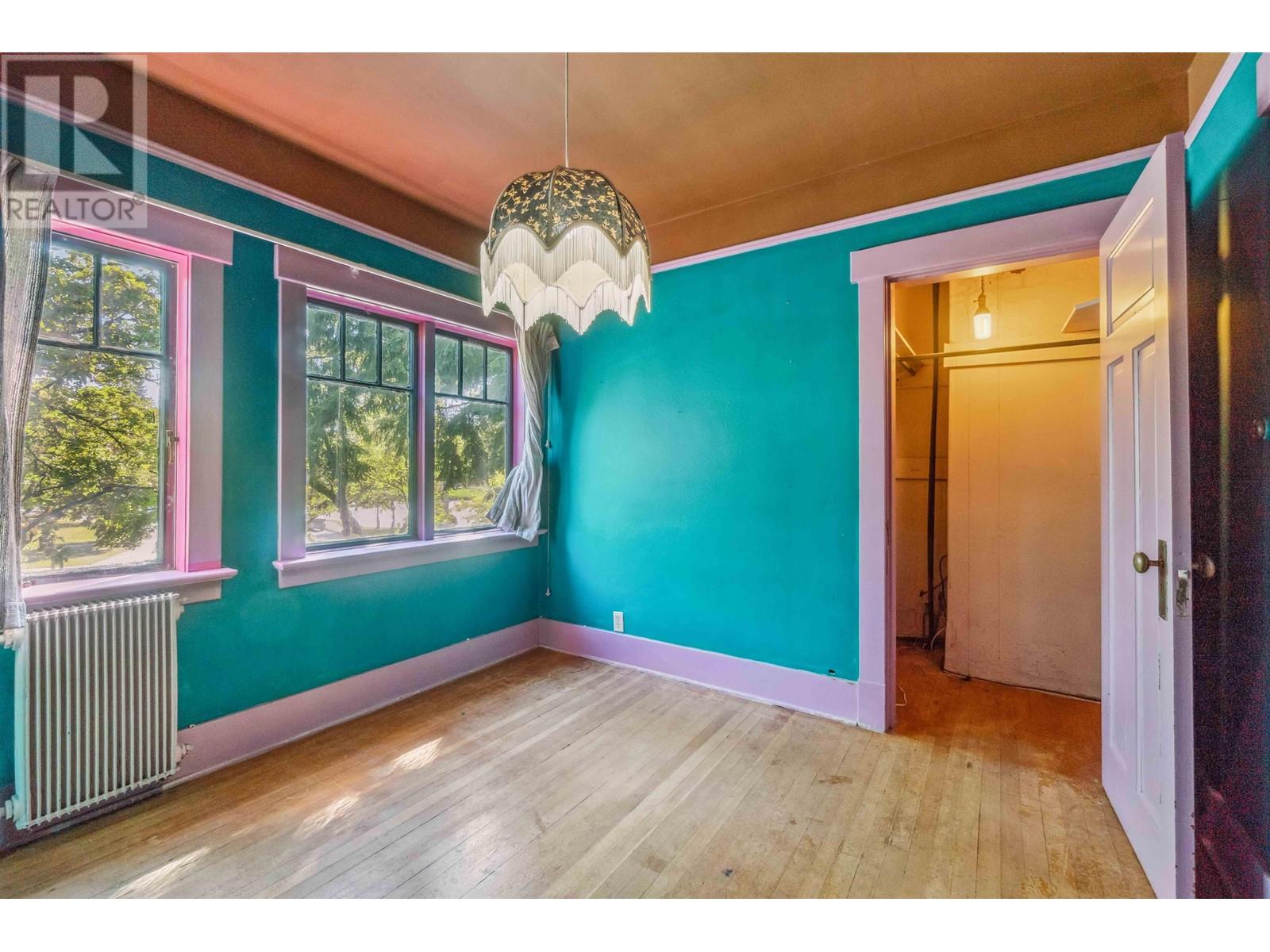 Listing Picture 24 of 40 : 2011 W 48TH AVENUE, Vancouver / 溫哥華 - 魯藝地產 Yvonne Lu Group - MLS Medallion Club Member