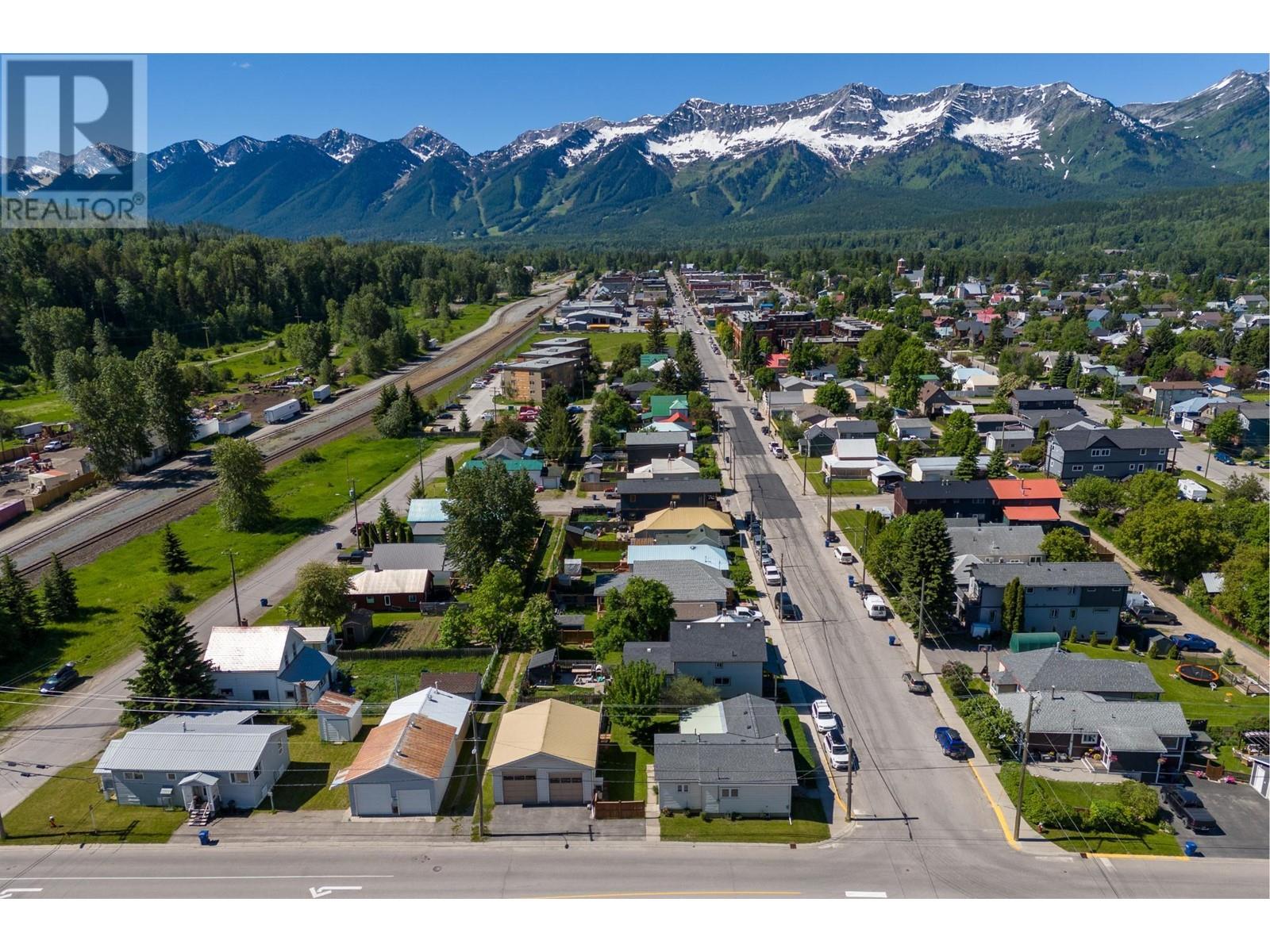 1292 2nd Avenue, Fernie, British Columbia  V0B 1M0 - Photo 3 - 10331333