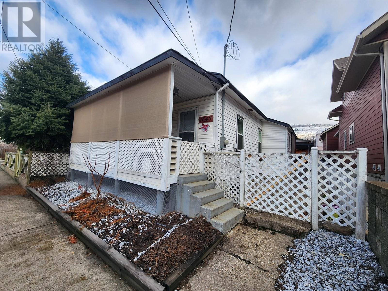 1649 COLUMBIA Avenue, trail, British Columbia