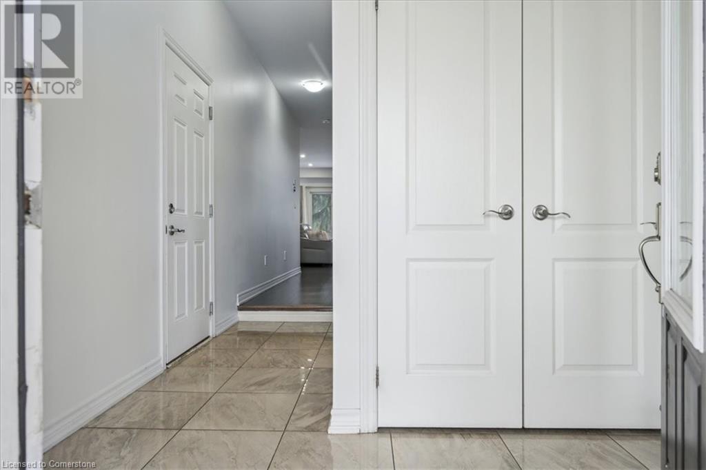 235 Stone Church Road E, Hamilton, Ontario  L9B 1B1 - Photo 5 - 40688359