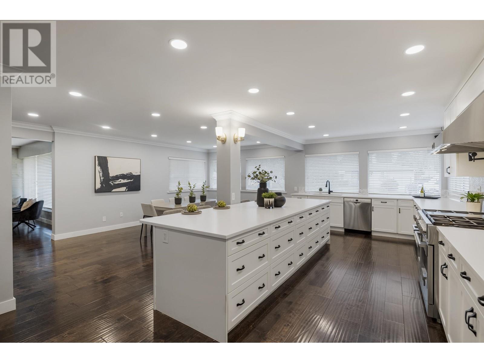 22070 Cliff Avenue, Maple Ridge, British Columbia V2X 2L2 - Photo 8 - R2953525