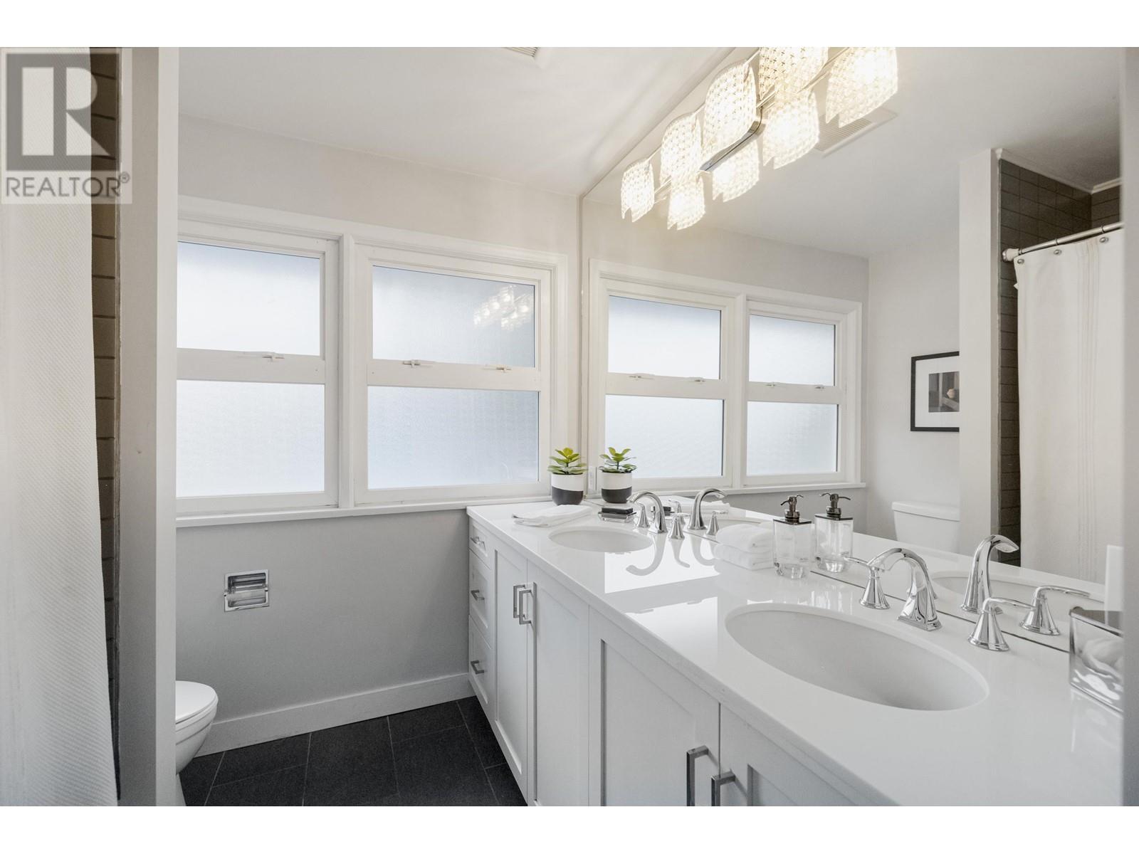 22070 Cliff Avenue, Maple Ridge, British Columbia V2X 2L2 - Photo 21 - R2953525