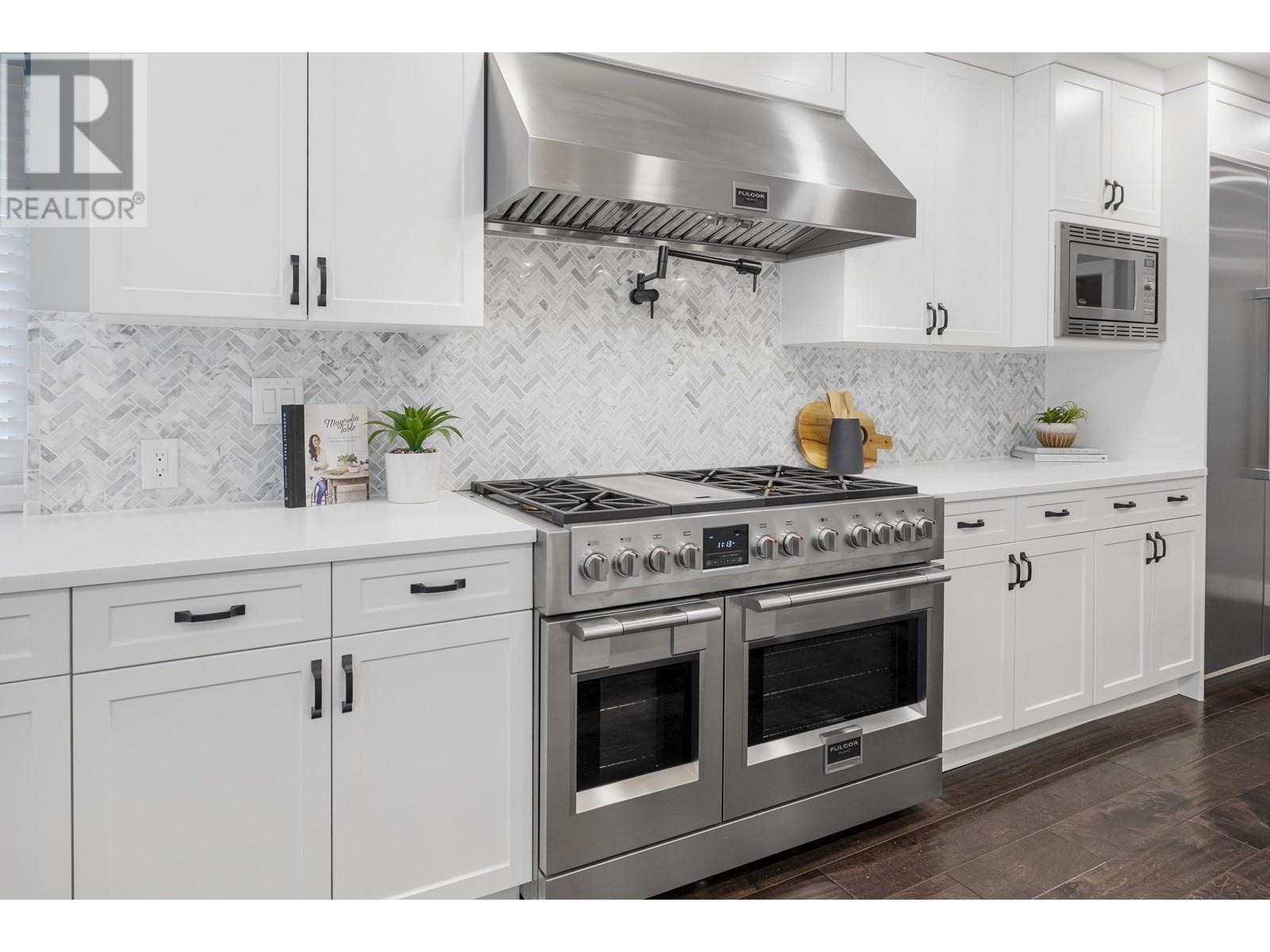 22070 Cliff Avenue, Maple Ridge, British Columbia V2X 2L2 - Photo 10 - R2953525