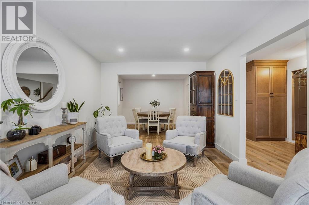 325 East 24th Street, Hamilton, Ontario  L8V 2Y7 - Photo 10 - 40688547