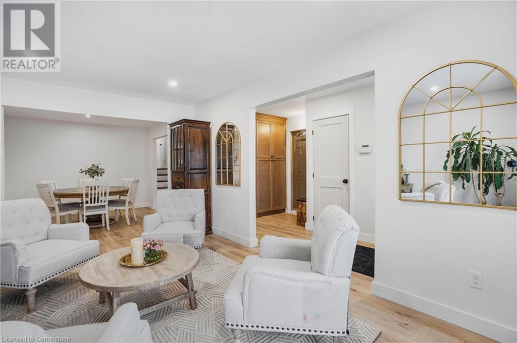 325 East 24th Street, Hamilton, Ontario  L8V 2Y7 - Photo 11 - 40688547