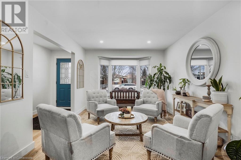 325 East 24th Street, Hamilton, Ontario  L8V 2Y7 - Photo 13 - 40688547