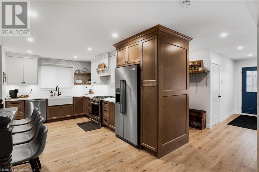 325 East 24th Street, Hamilton, Ontario  L8V 2Y7 - Photo 16 - 40688547