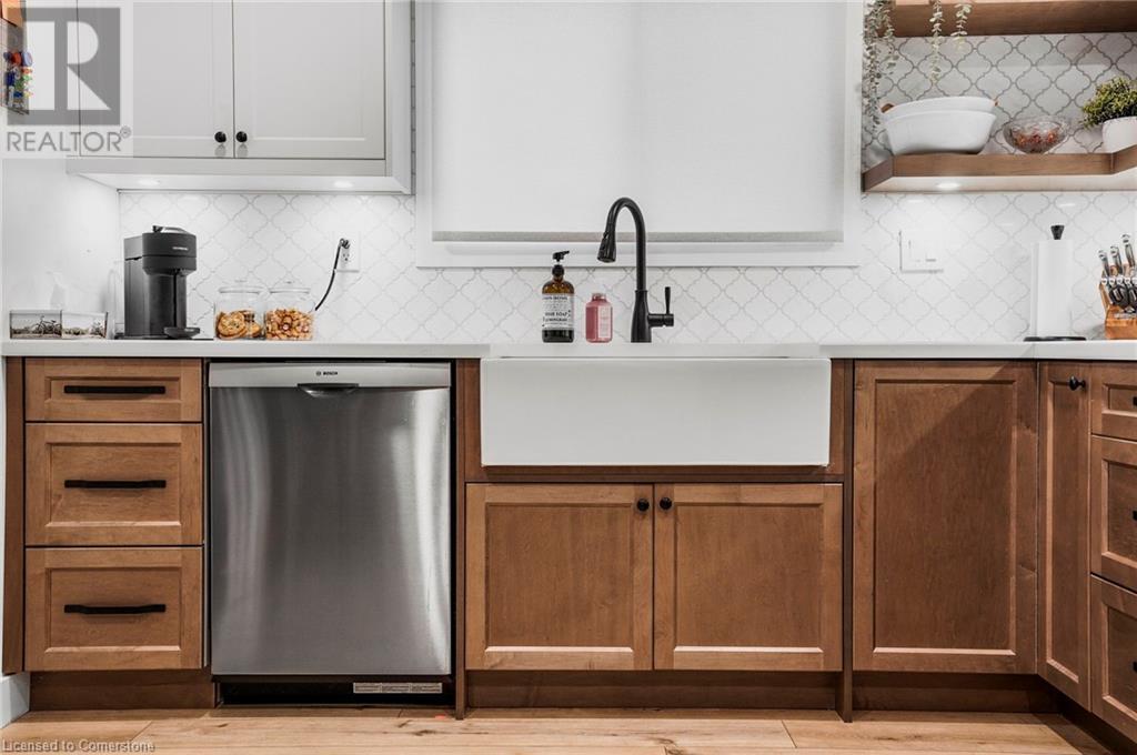 325 East 24th Street, Hamilton, Ontario  L8V 2Y7 - Photo 17 - 40688547