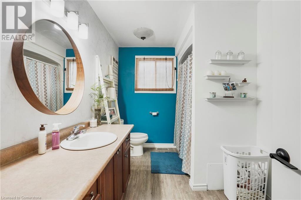 325 East 24th Street, Hamilton, Ontario  L8V 2Y7 - Photo 29 - 40688547