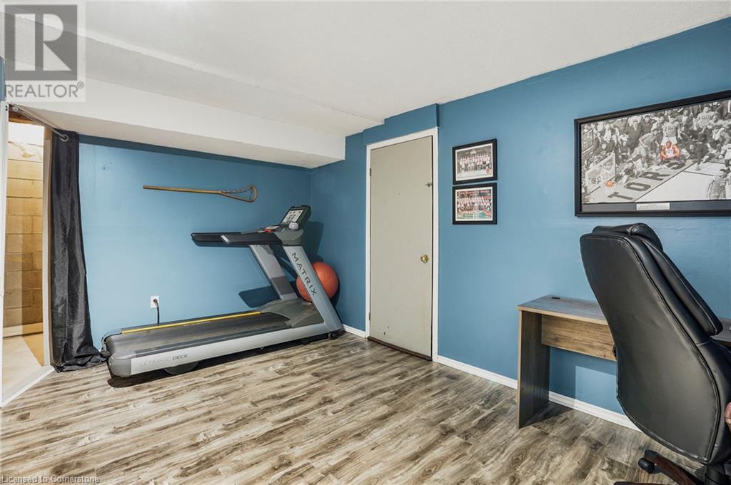 325 East 24th Street, Hamilton, Ontario  L8V 2Y7 - Photo 32 - 40688547