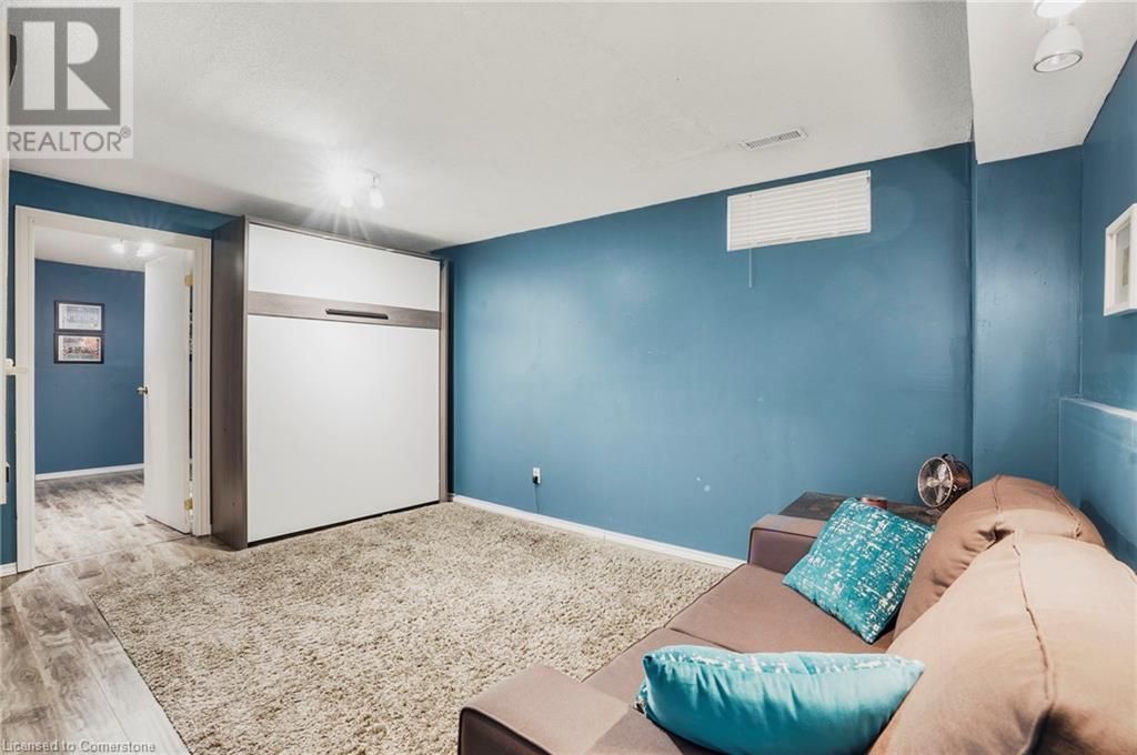 325 East 24th Street, Hamilton, Ontario  L8V 2Y7 - Photo 9 - 40688547