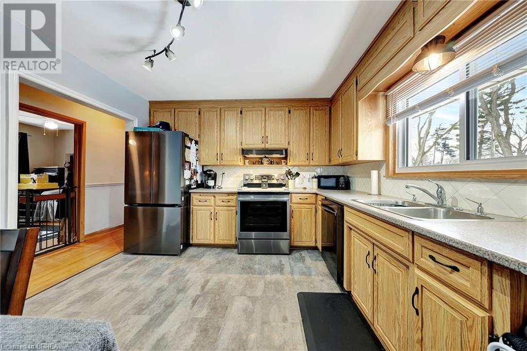 12 Allwood Street, Brantford, Ontario  N3R 2T8 - Photo 3 - 40685624